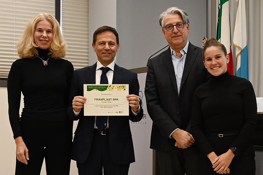 CEO Franplast e il team WHP alla consegna del certificato
